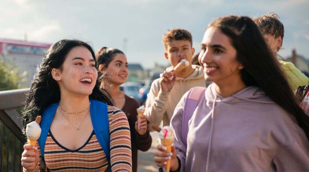 Time with friends helps teens heal from intrusive thoughts